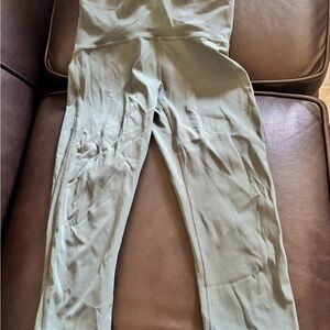 Lululemon High-Waist Olive Green Women's Capri Leggings